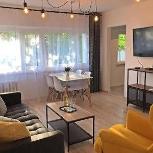 https://apartament-swoboda.poznan-hotels.com